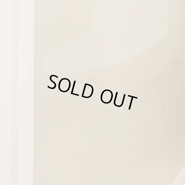 ライトベージュ