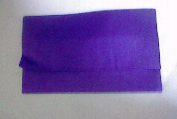 紫色の袱紗（ふくさ）